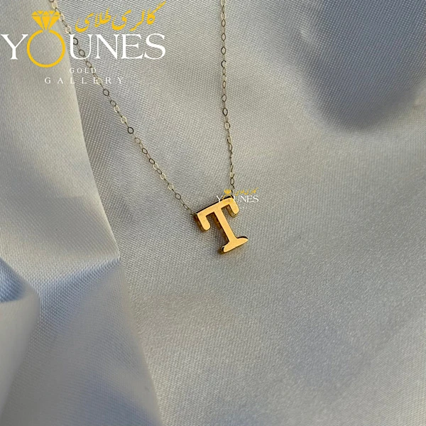 تصویر دوم گردنبند حرف T طلا